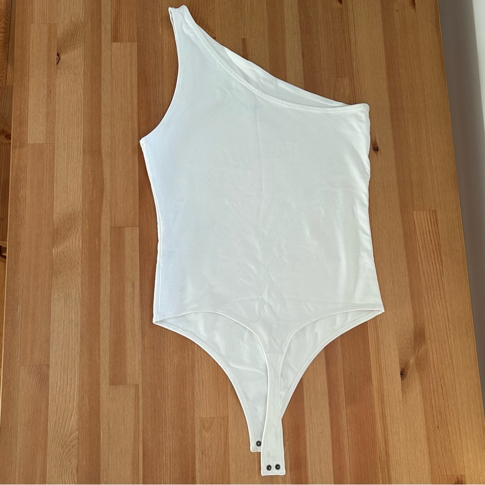 Abercrombie & Fitch One-Shoulder Bodysuit - Picture 2 of 4